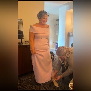 Rickie Freeman for Teri John
Size 20 but altered to fit size 14/16
Pink